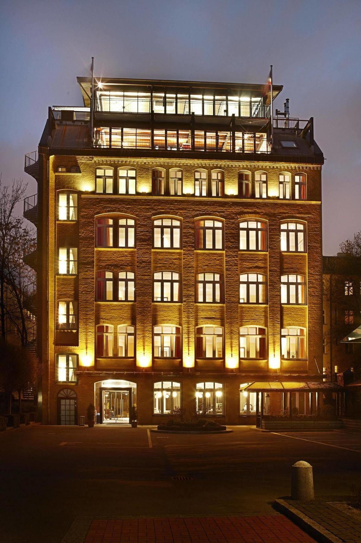 Hotel New 4*